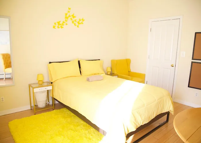 Brightonbeach2-Room W Beach & Balcony